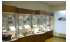 Изображение фотогаллереи №22 для раздела Хромированные стеллажи с прозрачными полками для музея серии Museum