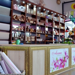 Фотографии торгового оборудования для цветочного магазина