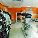 Фото №61 для проекта Торговые витрины, прилавки и системы с одеждой для магазина МОТОАКСЕССУАРОВ