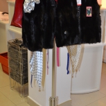Фото №32 для проекта Вешала, стеллажи, корзины, островные системы для магазина женской одежды