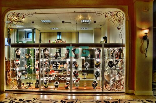 Магазин сувениров, подарков, аксессуаров и бижутерии. гостиница Милан