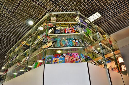 Остров по продаже планшетов и чехлов. ТЦ Аркадия