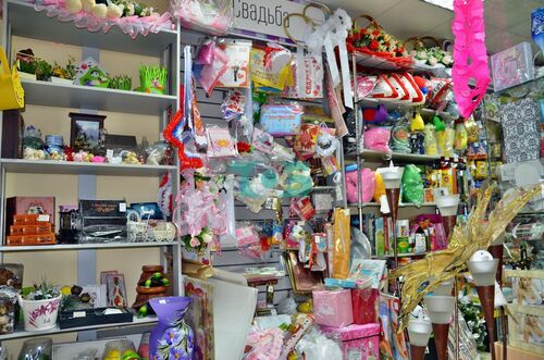 Магазин сувениров и открыток. г. Москва. Проезд Дежнева. д.23, ТЦ Вавилон