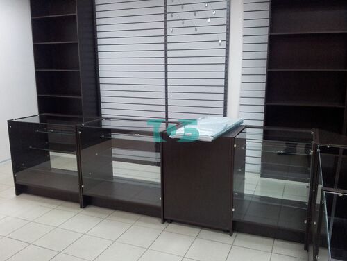 Изготовленные нами витрины и прилавки из ДСП