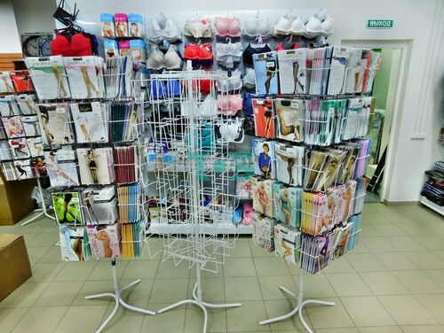 Оборудование стеллажами и торговыми системами отдела нижнего белья Универмага №1