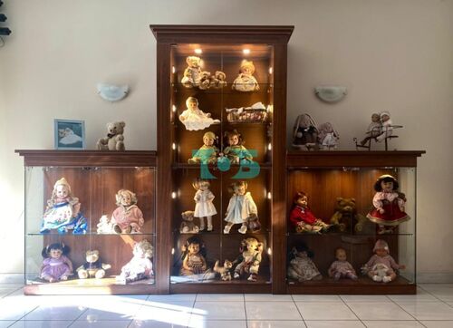 Витрины для коллекций на заказ