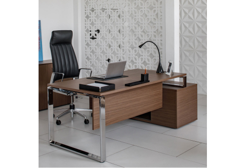 Стол на опорной тумбе Эльмау, цвет орех + хром