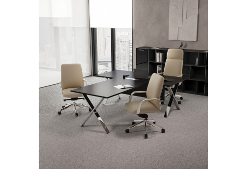 Стол руководителя с царгой и брифинг-приставкой Квентин, цвет черный