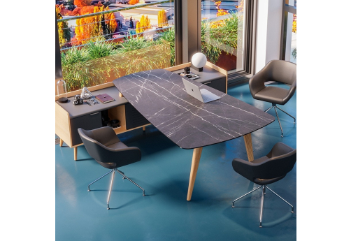 Конференц-стол с опорной тумбой Флекс, цвет черный мрамор + массив ясеня